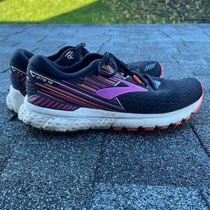 Brooks adrenaline gts 19 running sneakers womens 9